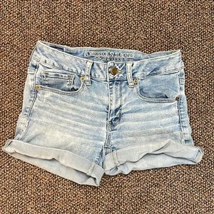 American eagle super super stretch light blue Jean shorts size 6